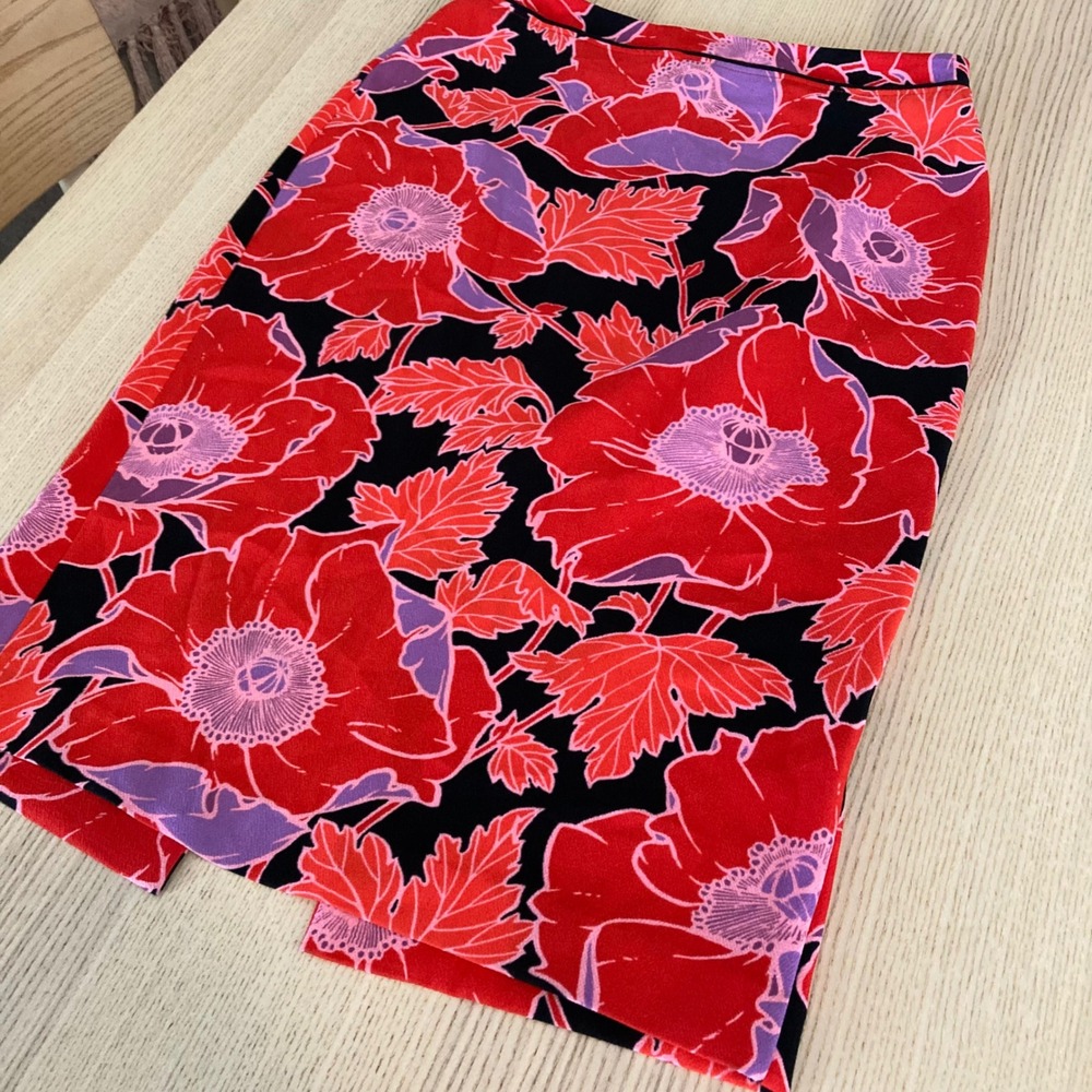 Who What Wear Pencil Skirt Womens 2 Red Poppy Floral Print Knee Length Back Slit - Picture 2 of 7